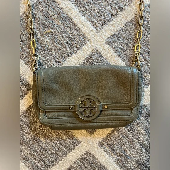 Tory Burch small crossbody purse - Picture 1 of 3